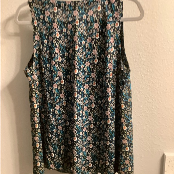 Loft Top - Picture 4 of 6